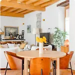 Torre Del Barbarossa Foresteria 3* מנדלו דל לאריו