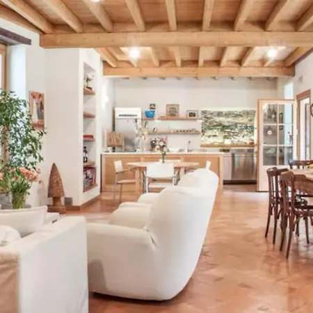 Torre Del Barbarossa Foresteria Bed & Breakfast *
